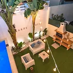 Com Jacuzzi E Piscina Privada Em * Quarteira