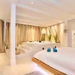 Com Jacuzzi E Piscina Privada Em * Quarteira