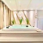 Com Jacuzzi E Piscina Privada Em Quarteira
