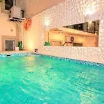 Com Jacuzzi E Piscina Privada Em Apartment *