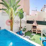Com Jacuzzi E Piscina Privada Em * Quarteira