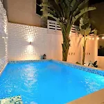 Apartment Com Jacuzzi E Piscina Privada Em Quarteira