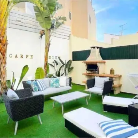 Com Jacuzzi E Piscina Privada Em *