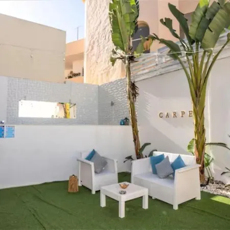 Com Jacuzzi E Piscina Privada Em *