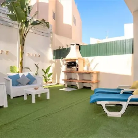 Com Jacuzzi E Piscina Privada Em Quarteira