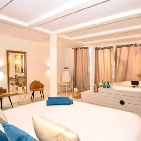Daire Com Jacuzzi E Piscina Privada Em Quarteira