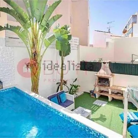 Com Jacuzzi E Piscina Privada Em Daire