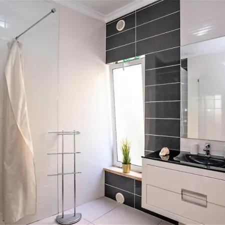 Com Jacuzzi E Piscina Privada Em Lägenhet *