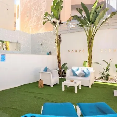 Com Jacuzzi E Piscina Privada Em