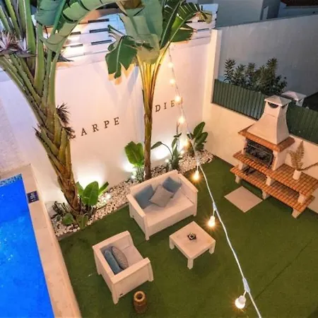 Com Jacuzzi E Piscina Privada Em *