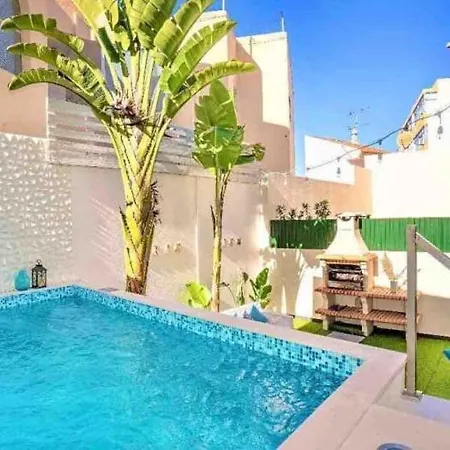 Com Jacuzzi E Piscina Privada Em Lägenhet