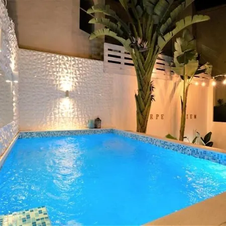 Lägenhet Com Jacuzzi E Piscina Privada Em Quarteira