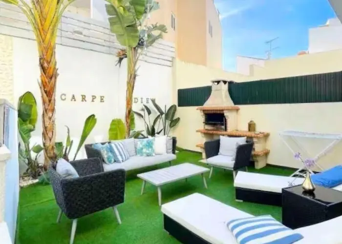 Com Jacuzzi E Piscina Privada Em *