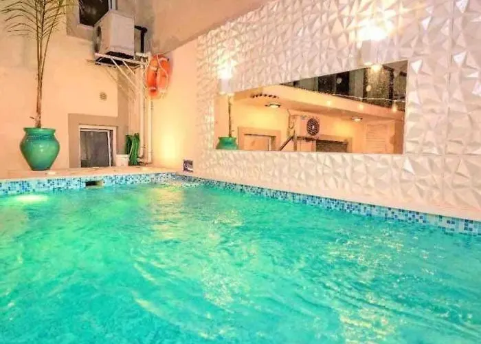 Com Jacuzzi E Piscina Privada Em Appartement *
