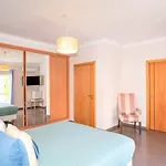 Com Jacuzzi E Piscina Privada Em * קווארטיירה