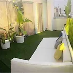 Com Jacuzzi E Piscina Privada Em