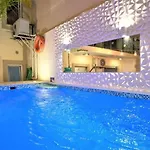 Com Jacuzzi E Piscina Privada Em דירה קווארטיירה