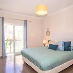 Com Jacuzzi E Piscina Privada Em דירה